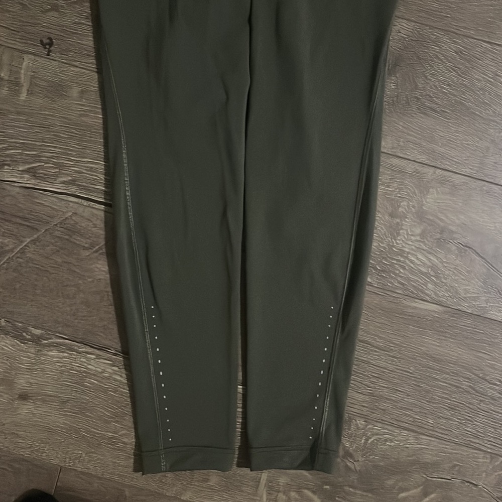 Lululemon - Swift Speed High Rise Tight 8 - Picture 7 of 7